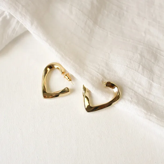 Candlewick Gift Shop Earrings Hoop Earrings Heart Design Gold