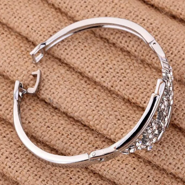 Earrings Yellow Chimes Yellow Chimes A5 Grade Flower Crystal Studded Silver Plated Cuff Btacelet for Wome and Girls