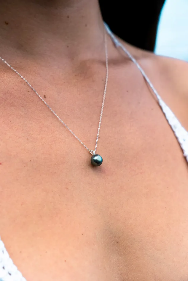 Flashy Aubergine 95mm Tahitian Pearl Ia Necklace on 14K Yellow Gold Kamoka Pearl Necklaces