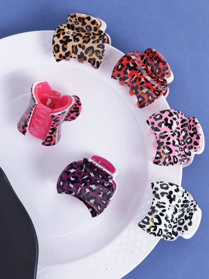 Yellow Chimes Yellow Chimes 6 Pieces Hair Claw Clips Medium Size 35 cm Leopard Print Soft Touch Hair Clips for Women and Girls Hair Accessories Pack of 6 MultiColor YCHACTWM003MC Necklaces