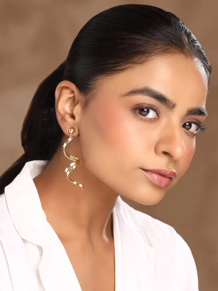 Yellow Chimes Yellow Chimes Dangler Earrings for Women Fashion Golden Women Earrings Gold Plated Long Earrings for Women Birthday Gift for Girls Anniversary Gift for Wife Necklaces