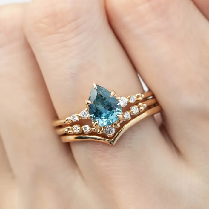 Envero Jewelry Estel Fleur Ring 141ct Blue Green Montana Sapphire 14K Yellow Gold One of a kind Rings Envero Jewelry Estel Fleur Ring 141ct Blue Green Montana Sapphire 14K Yellow Gold One of a kind Rings