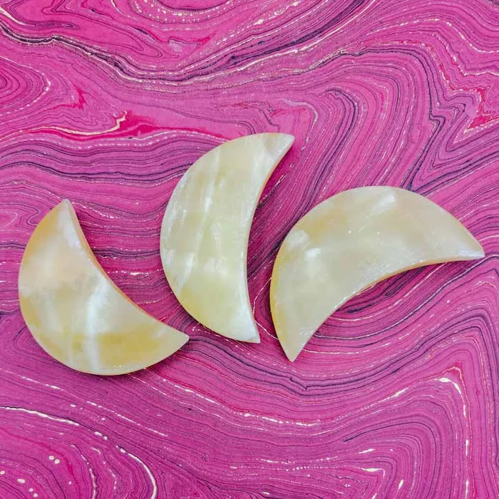 Jensen Rocks Necklaces Lemon Calcite Moon