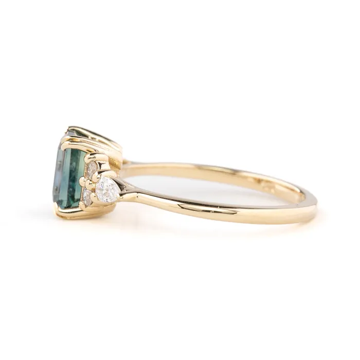 Remi Setting EmeraldRadiant cut Envero Jewelry Rings Remi Setting EmeraldRadiant cut Envero Jewelry Rings