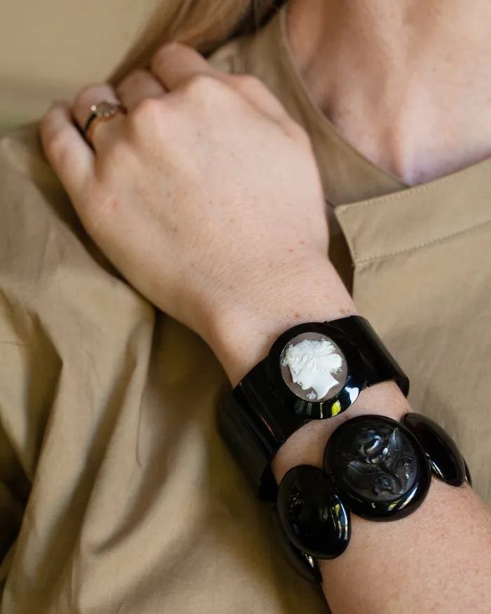 Bell Bird Antiques Victorian Era Whitby Jet Bracelet Bracelets
