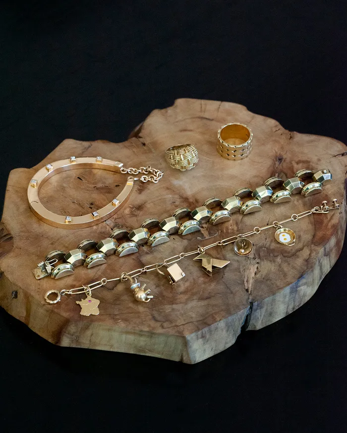 Bracelets Bell Bird Antiques Vintage Retro Era Gold Bracelet