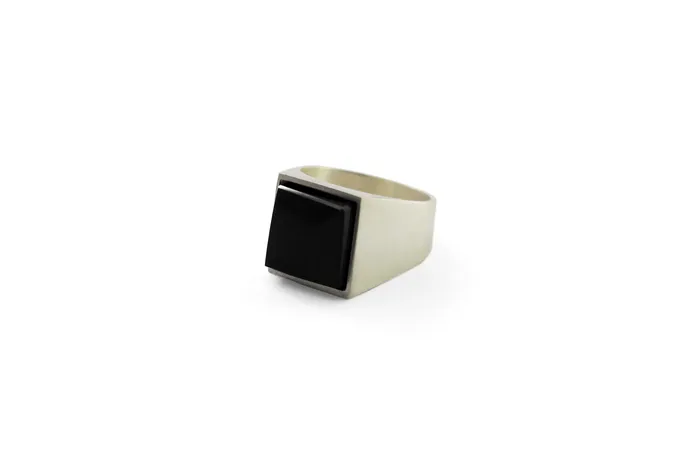 MARIA MARISCAL Rings Kathia Anillo Black Solid colaboracin con Taller de Obsidiana