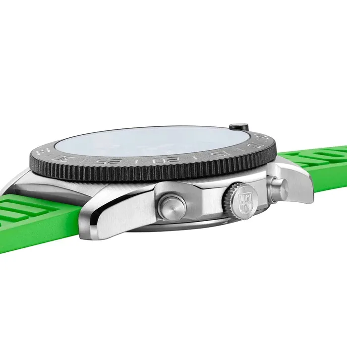 Pacific Diver Chronograph Dive Watch 44 mm LUMONDI INC Watches