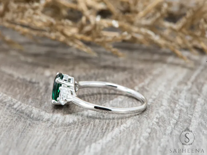 Sapheena Jewelry Orion Three Stone 125 Ct Oval Cut Green Emerald Engagement Ring Rings