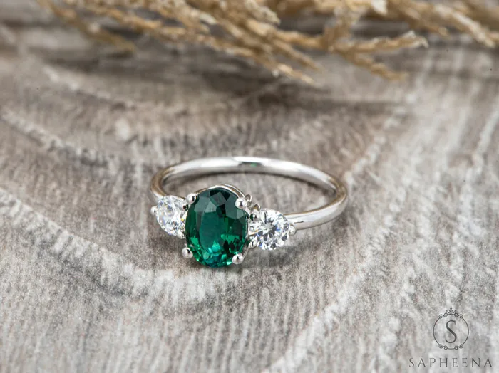 Sapheena Jewelry Orion Three Stone 125 Ct Oval Cut Green Emerald Engagement Ring Rings