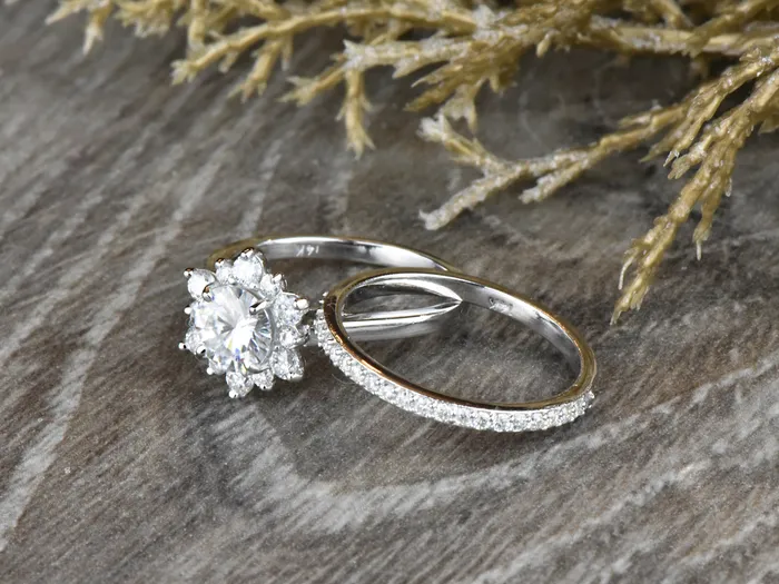 Sapheena Jewelry Rings Nivis 075 Ct Round Cut Halo Bridal Set